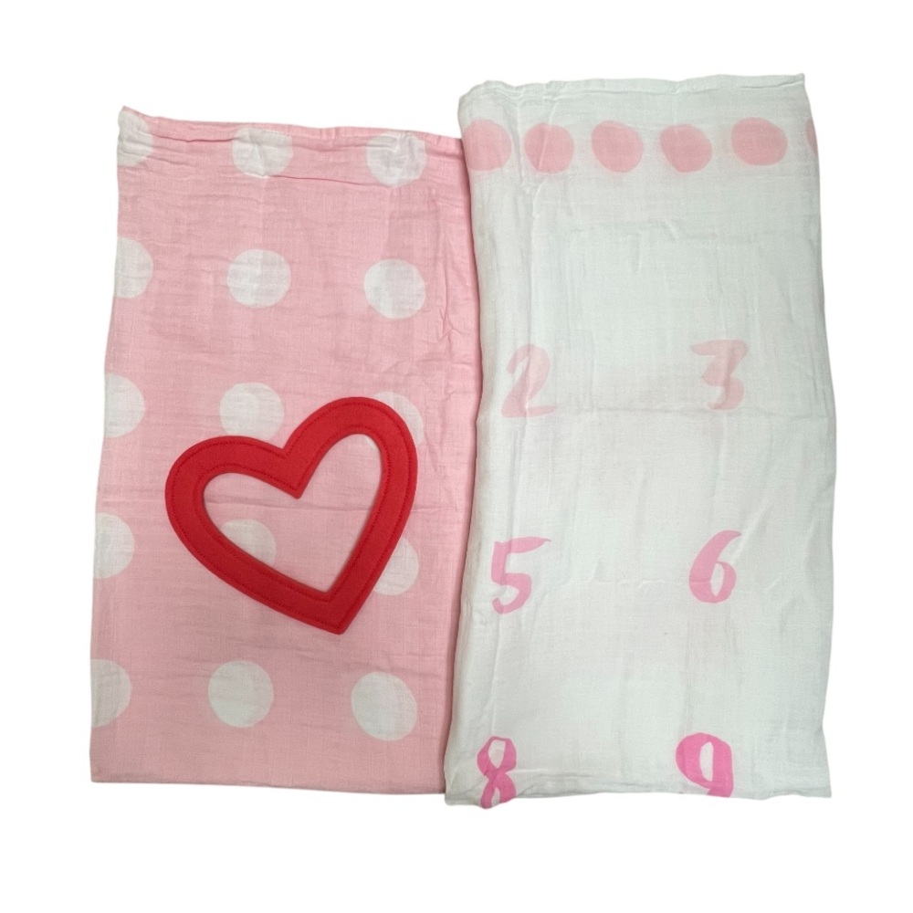 Cloud Island Muslin Blankets and Frame Age Chart Baby Girl Set - Picture 3 of 3
